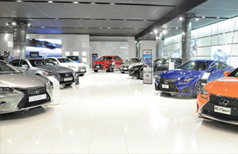 Gulf Weekly Buyers flock to showroom to capture special deal