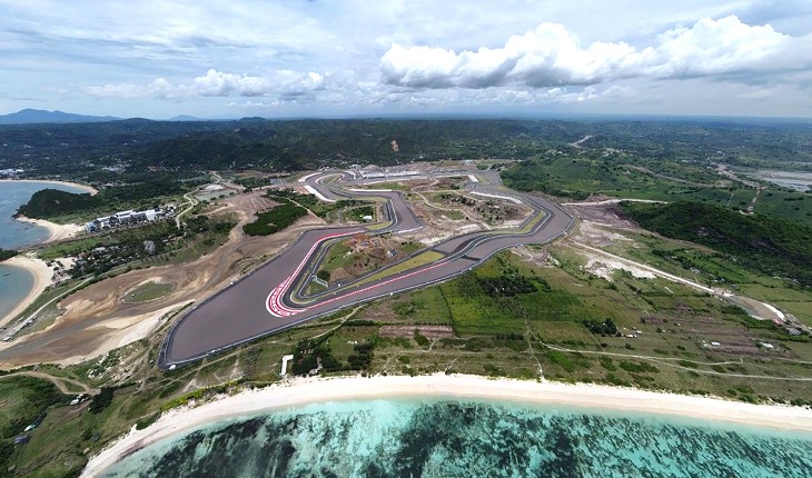 Gulf Weekly Top-notch track