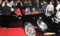 Gulf Weekly Carrera duo wows fans