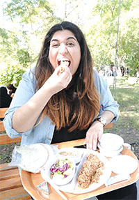 Gulf Weekly Tucking into farmer’s feast