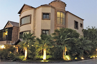 Gulf Weekly Villa with homely touches