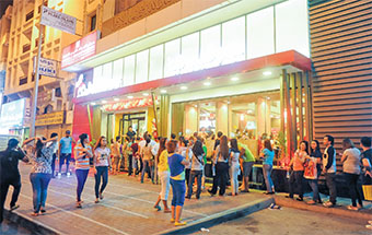 Gulf Weekly FAST FOOD FEVER!