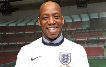 Gulf Weekly Your chance to meet Mr Wright