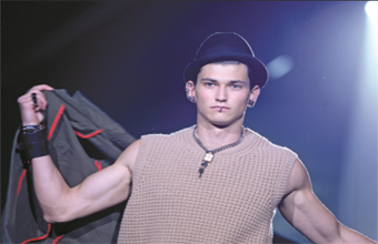 Gulf Weekly The mad hatters are back!