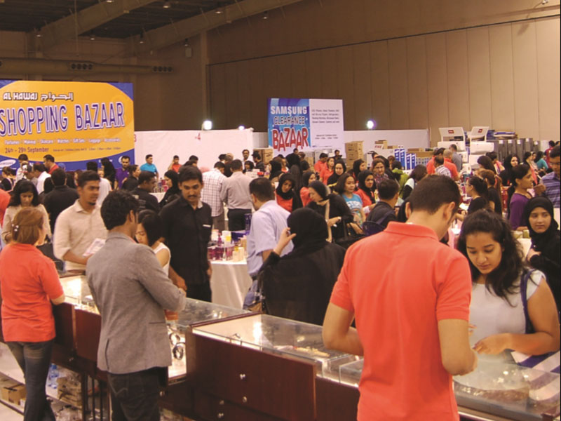 Bargain-hunters flock to shopping bazaar