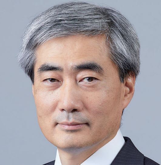 Gulf Weekly Steady as she goes