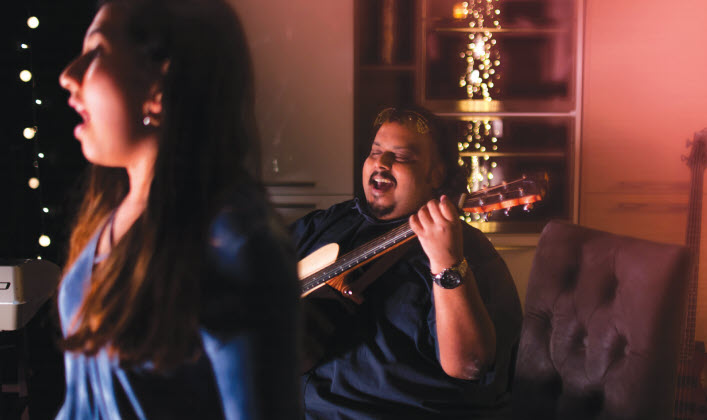 Gulf Weekly Rush is on to catch up with celebrity