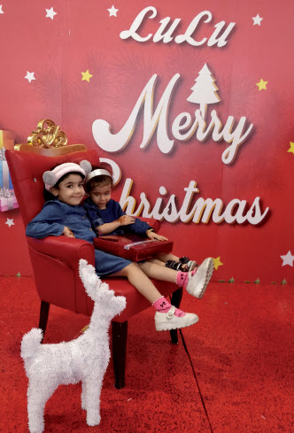 Gulf Weekly Festive shopping
