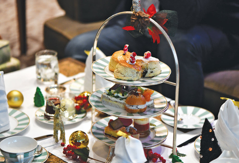 Gulf Weekly The season to be Jolly!