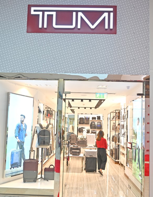 Gulf Weekly TUMI opens Bahrain store