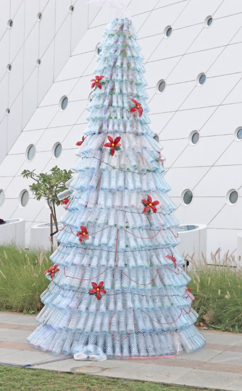 Gulf Weekly The Green Planet 