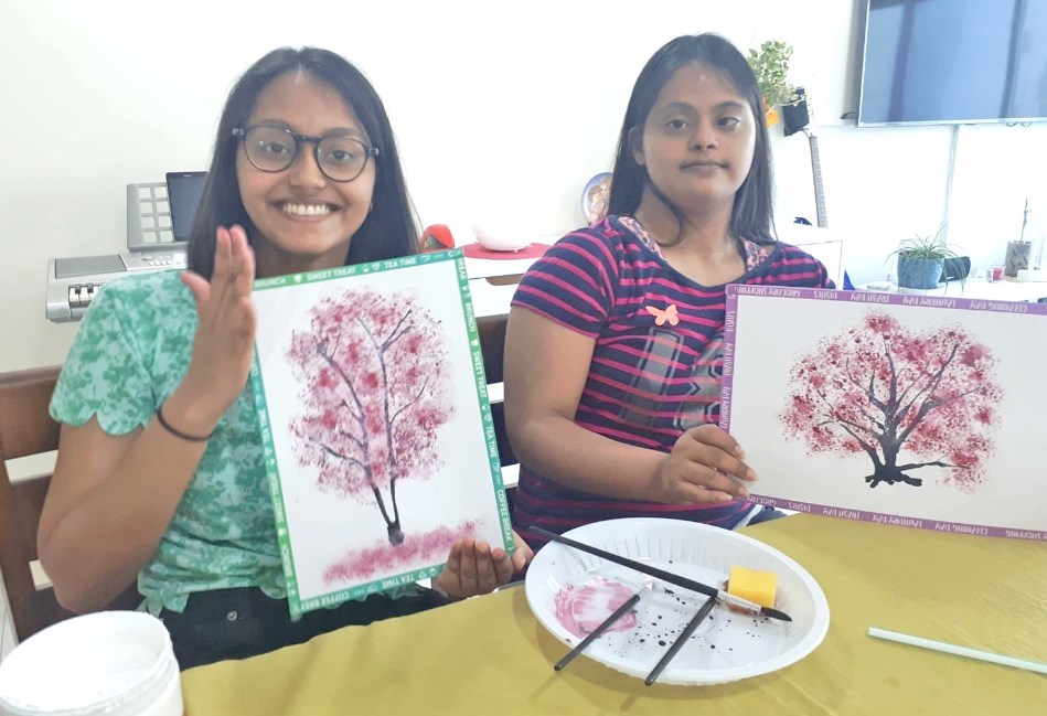 Gulf Weekly Painting a message 