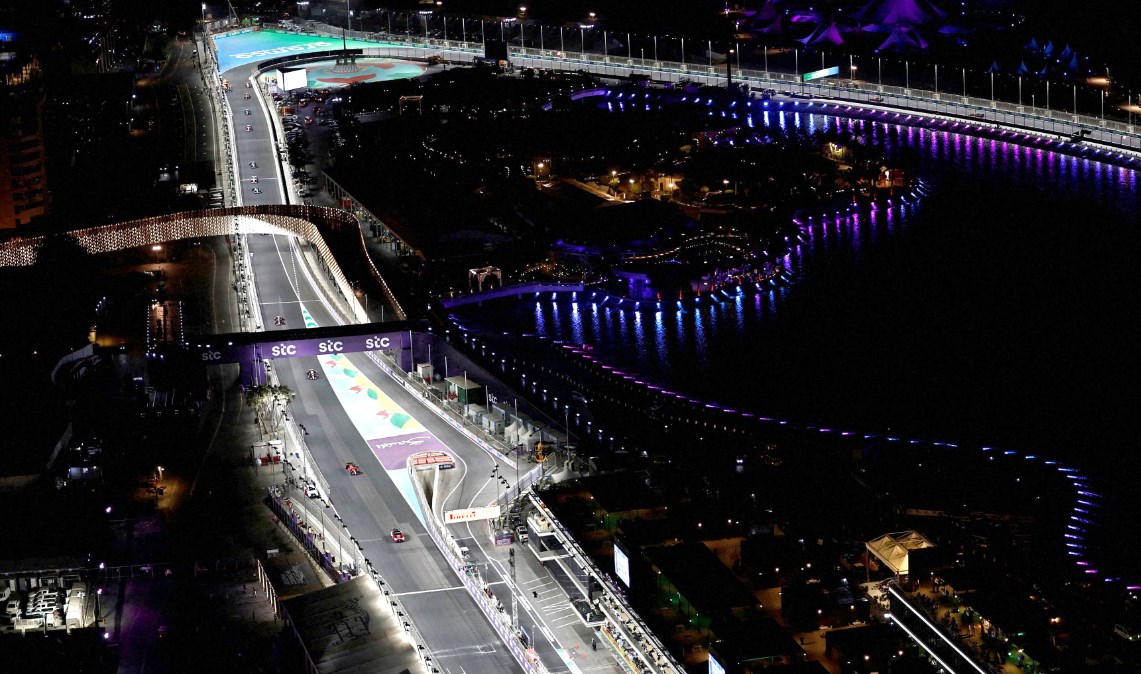 Gulf Weekly Verstappen bounces back in style