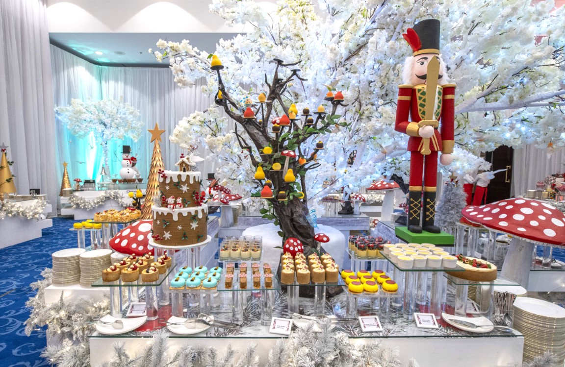 Gulf Weekly Celebrate festive season in style at Ritz-Carlton