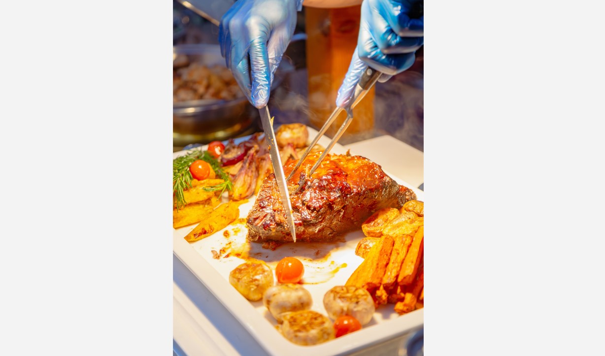Gulf Weekly Buffet and raffle fun for families
