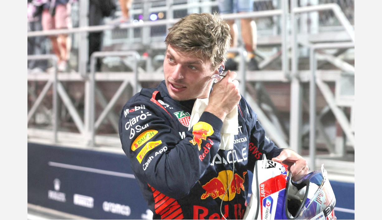 Gulf Weekly Title race heats up