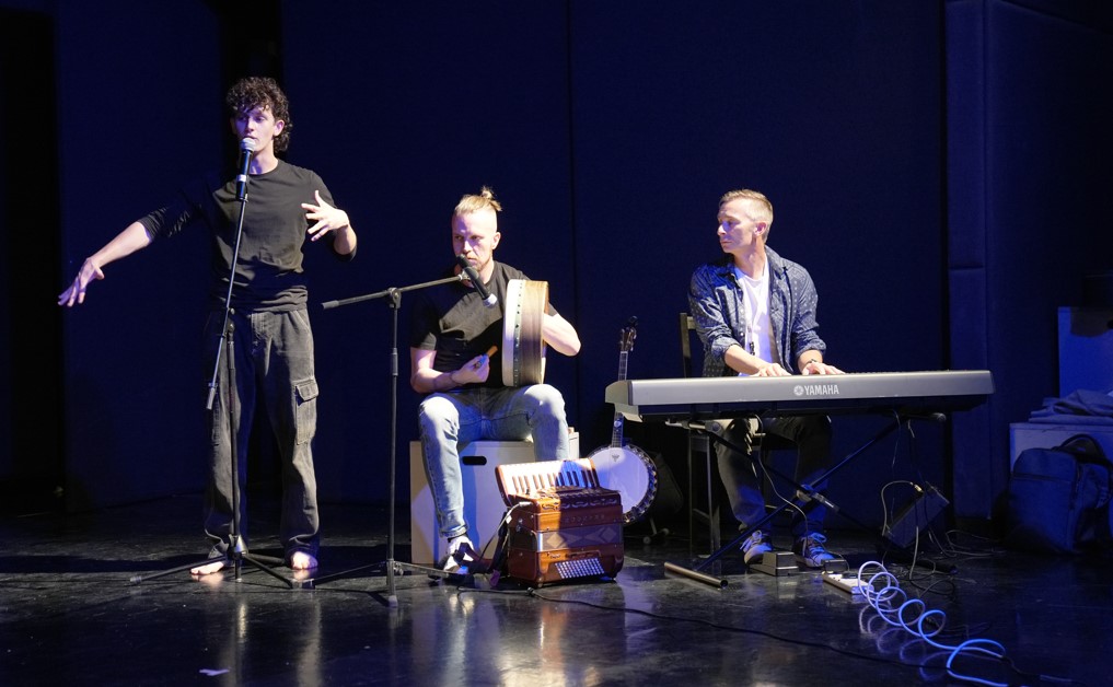 Gulf Weekly The art of improv